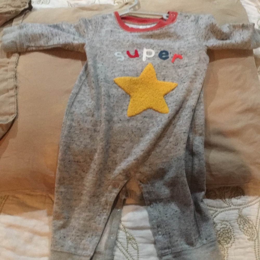 Baby gap bodysuit